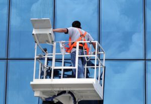 Serveis professinals de neteja de vidres i finestres